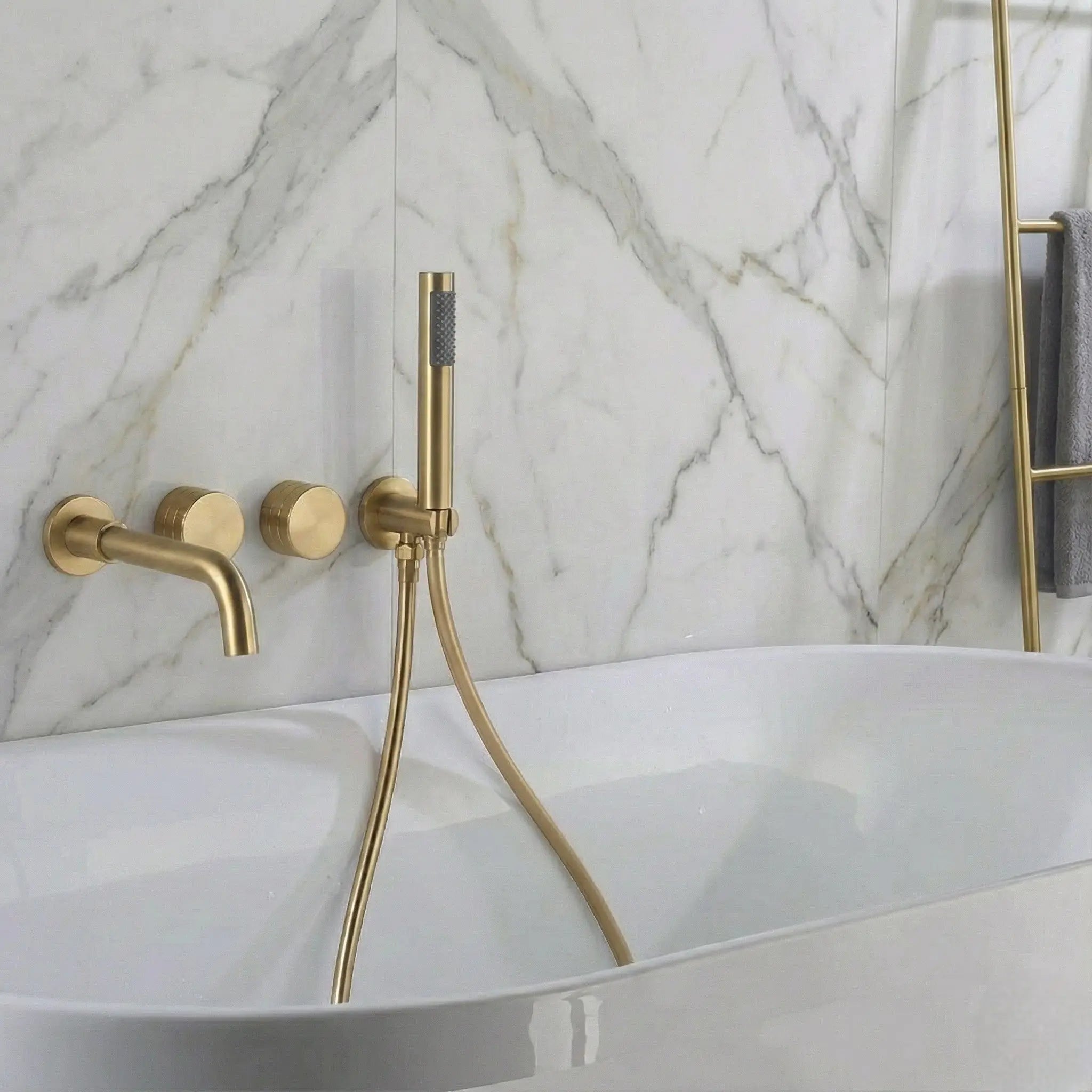 Mitigeur baignoire à encastrer avec douchette Or brossé